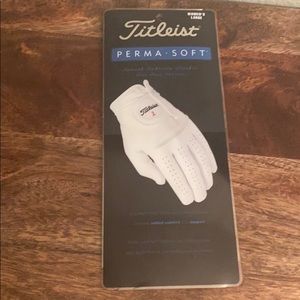 Titleist women’s golf glove